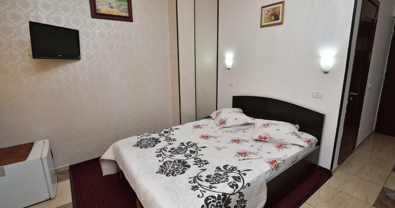 Hotel Taco Бухарест Экстерьер фото