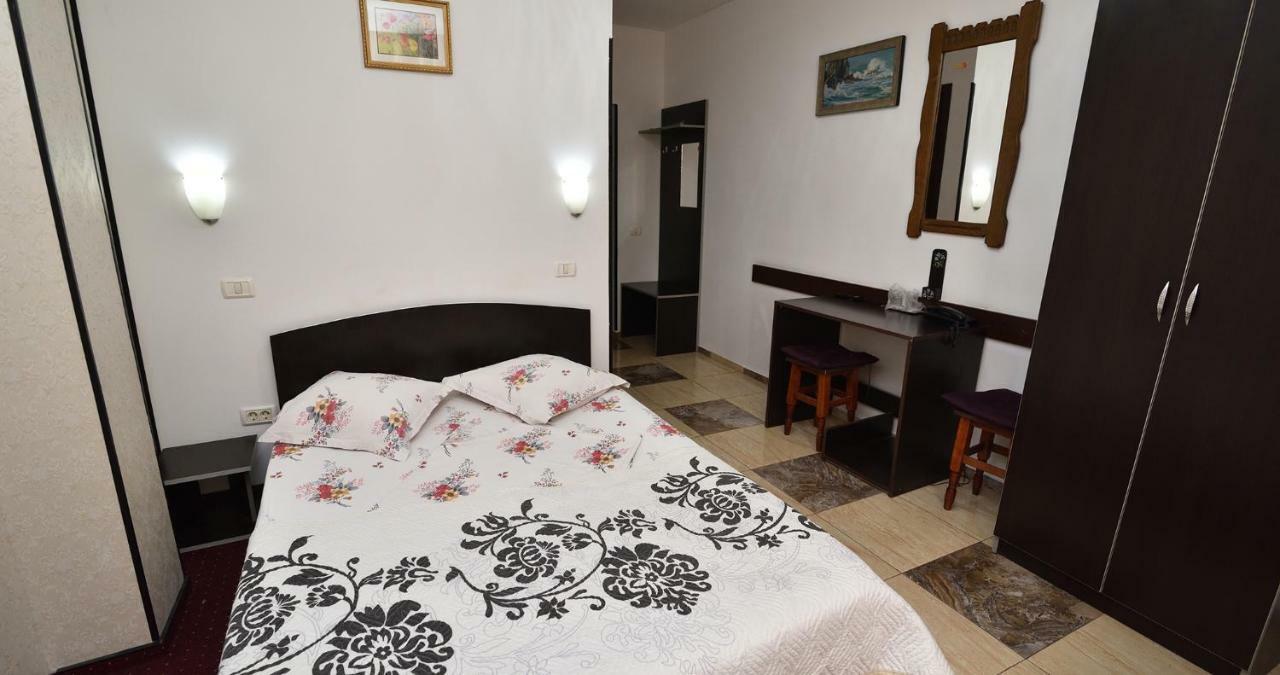 Hotel Taco Бухарест Экстерьер фото