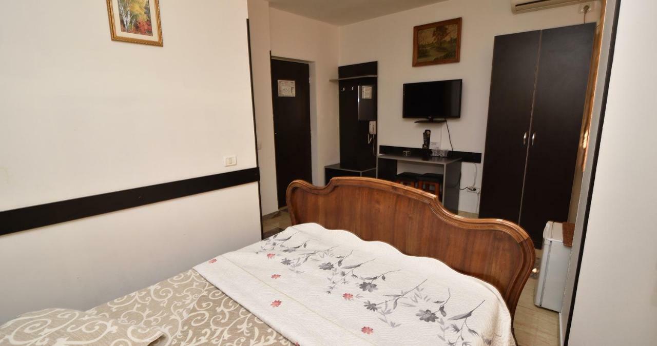 Hotel Taco Бухарест Экстерьер фото