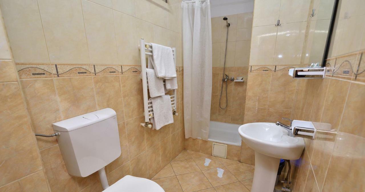Hotel Taco Бухарест Экстерьер фото